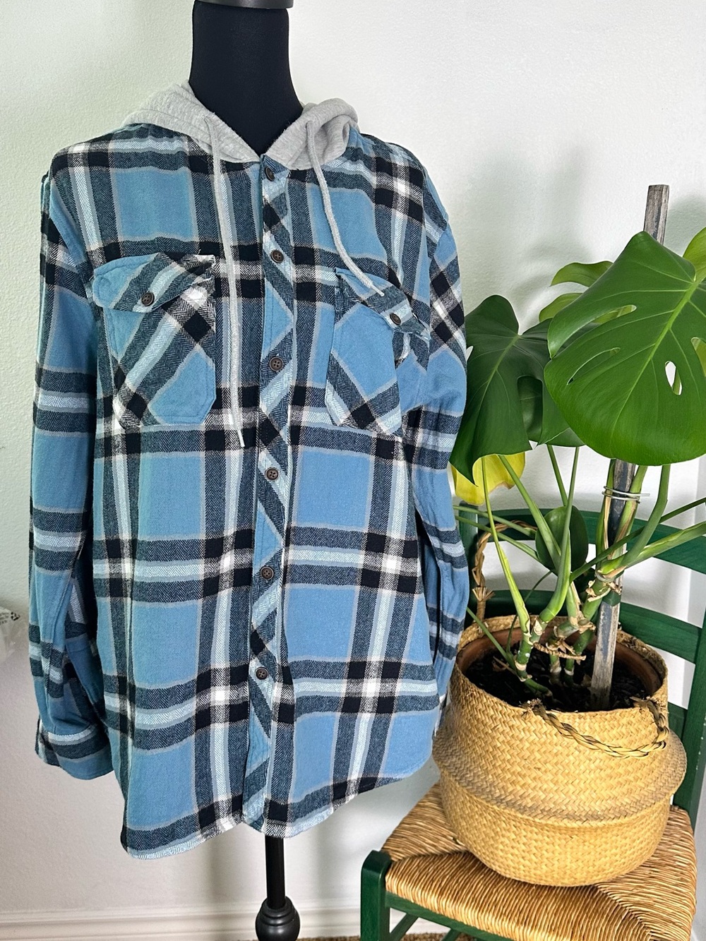 Quiksilver Blue Black White Plaid Hooded Flannel Shirt